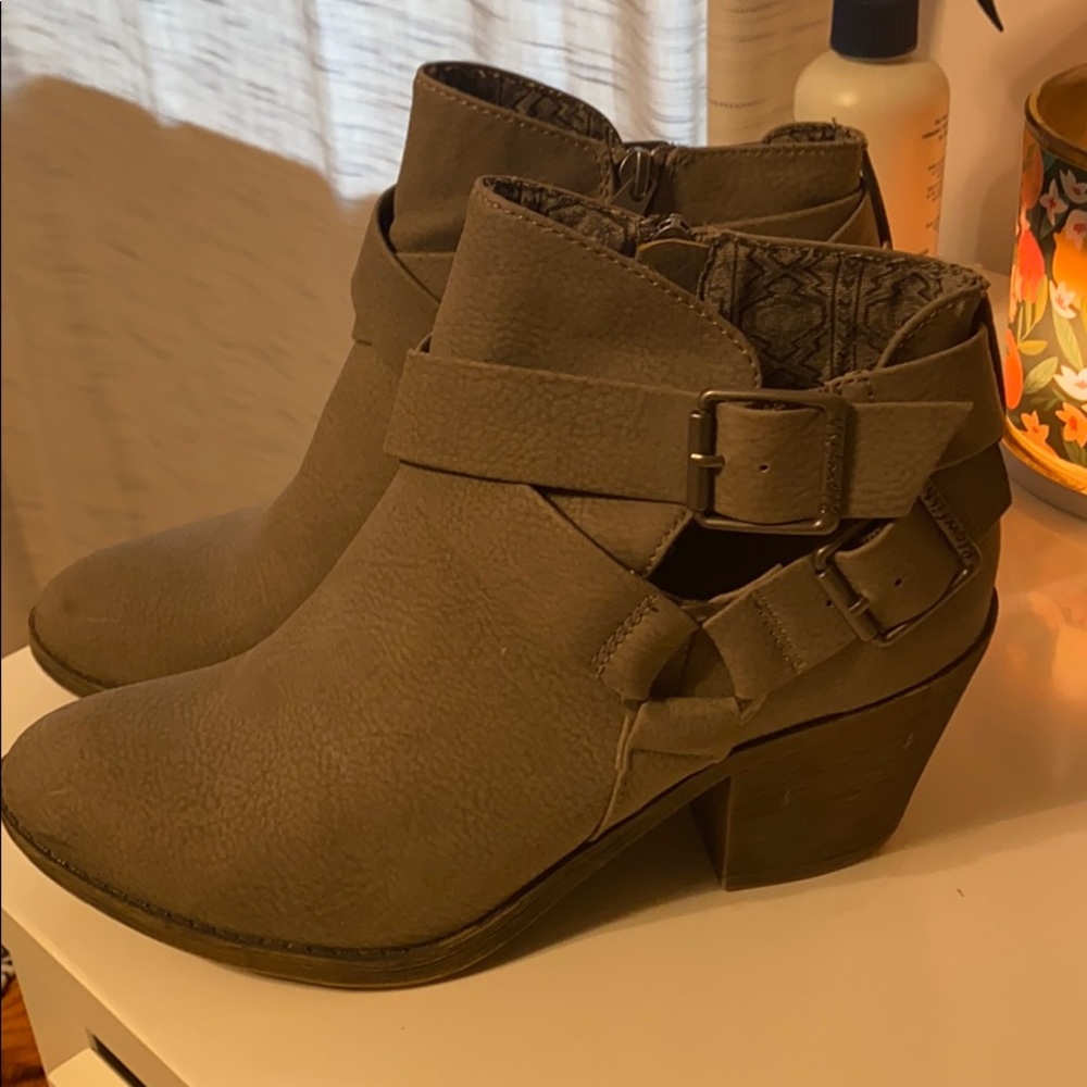 Blowfish booties